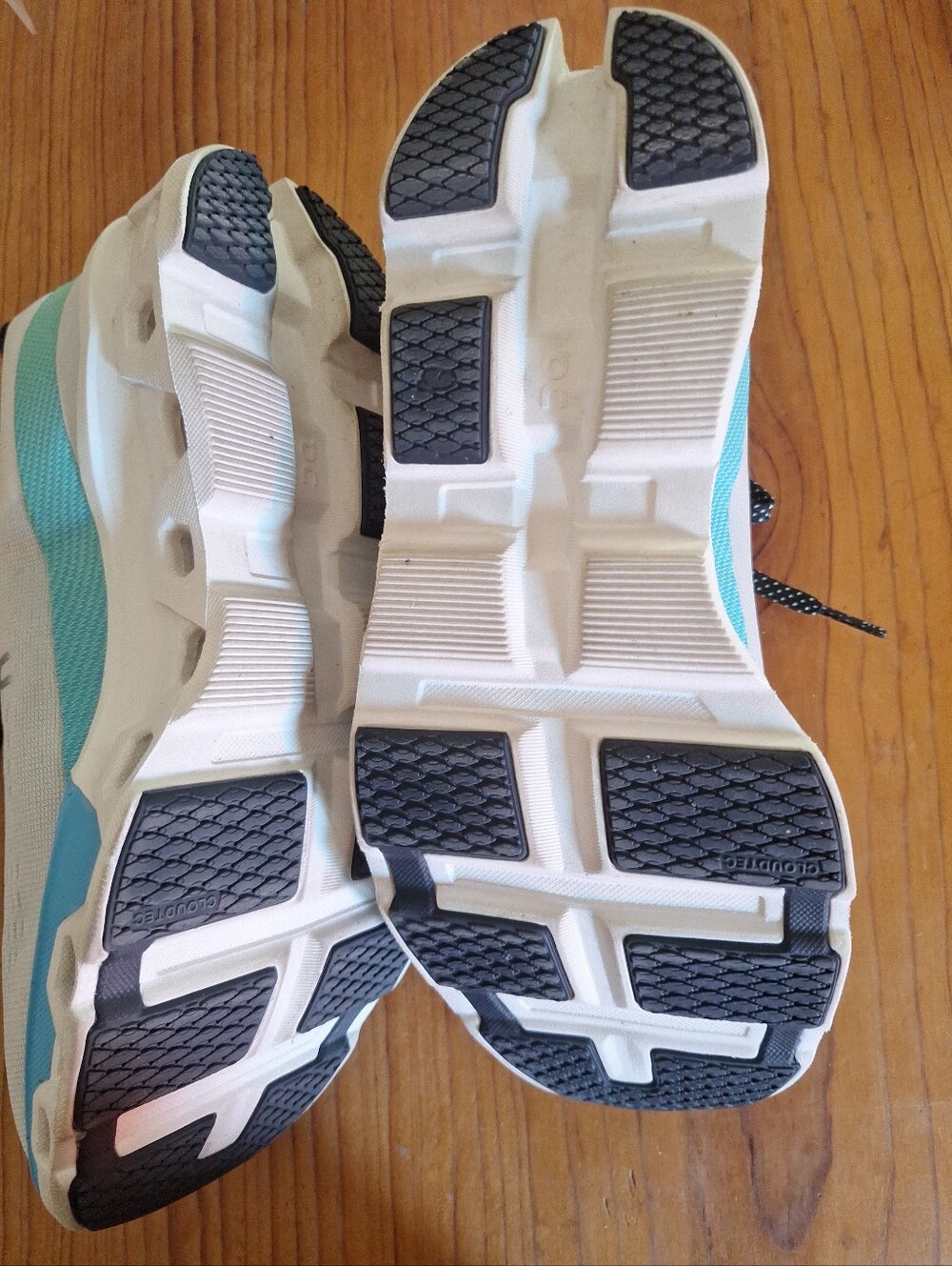 On Running Cloud Monster Women's Athletic Shoes in White & Blue - Picture 5 of 7